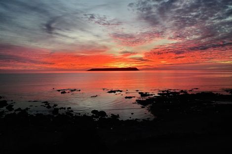 Photo of property in 80 Moana Road, Plimmerton, Porirua, 5026