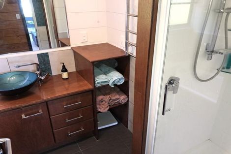 Photo of property in 9 Honeysuckle Grove, Maungaraki, Lower Hutt, 5010