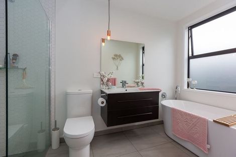 Photo of property in 2 Roy Johns Way, Bell Block, New Plymouth, 4312