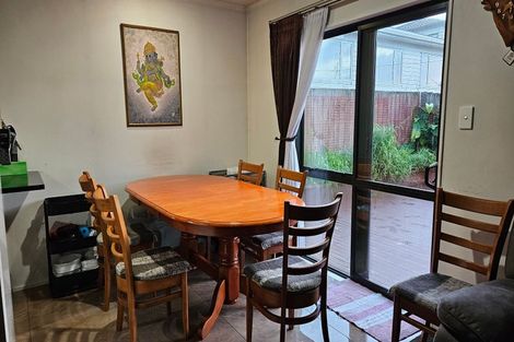 Photo of property in 19a Crystal Avenue, Glendene, Auckland, 0602