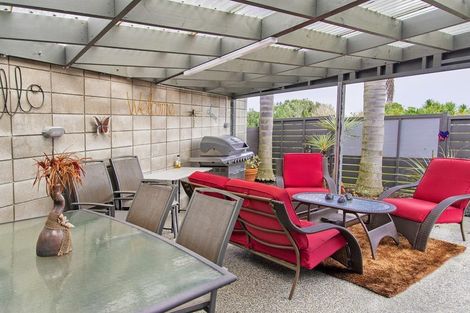 Photo of property in 49 Aberdeen Crescent, Wattle Downs, Auckland, 2103