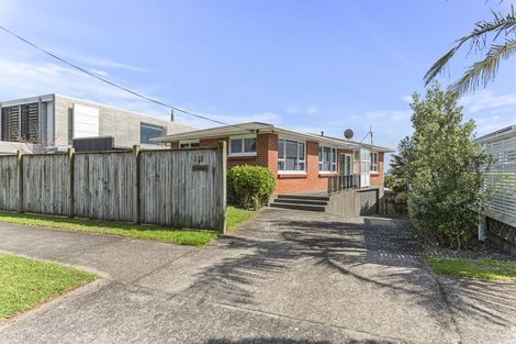 Photo of property in 15 Mclean Street, Strandon, New Plymouth, 4312
