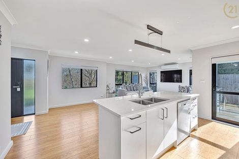 Photo of property in 17 Hard Beech Street, Takanini, 2110