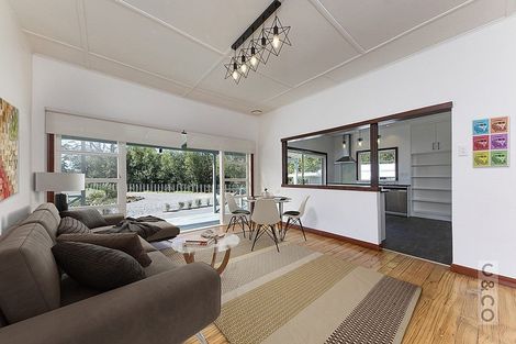 Photo of property in 231 Waitakere Road, Taupaki, Henderson, 0782