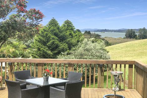Photo of property in 35 Skudders Beach Road, Kerikeri, 0294