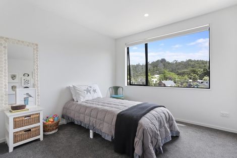 Photo of property in 102 Balmain Road, Chatswood, Auckland, 0626