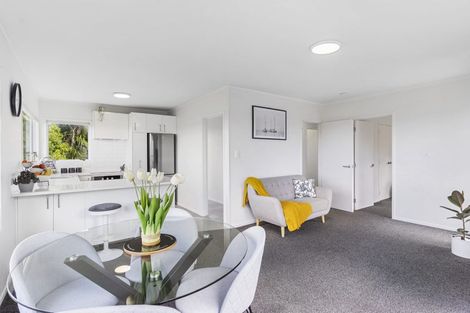 Photo of property in 2/51a Target Road, Totara Vale, Auckland, 0629