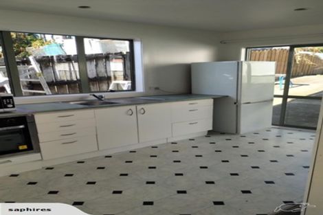 Photo of property in 982 Whangaparaoa Road, Manly, Whangaparaoa, 0930