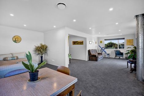 Photo of property in 48 Kawei Road, Ohawe, Hawera, 4671