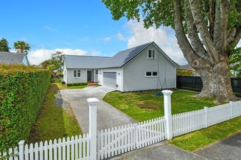 Photo of property in 25 Village Way, Ardmore, Papakura, 2582