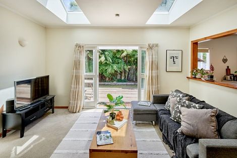 Photo of property in 11 Albemarle Road, Northland, Wellington, 6012