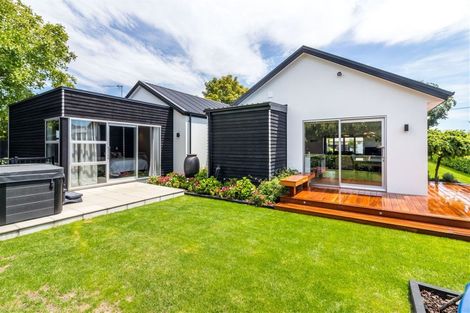 Photo of property in 212 Matsons Avenue, Papanui, Christchurch, 8053