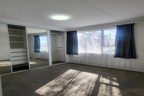 Photo of property in 4 Kayle Glen, West Harbour, Auckland, 0618