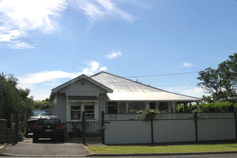 Photo of property in 3 Summer Street, Stanley Point, Auckland, 0624