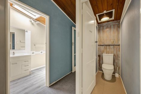 Photo of property in 15 Awanui Street, Merrilands, New Plymouth, 4312