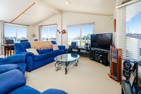 Photo of property in 80h Tirimoana Road, Te Atatu South, Auckland, 0602