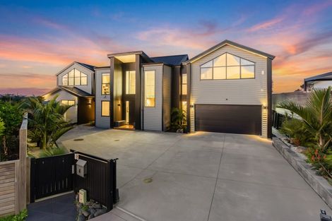 Photo of property in 4 Taku Close, Long Bay, Auckland, 0630
