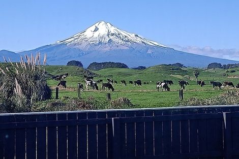 Photo of property in 6907 South Road, Warea, New Plymouth, 4381