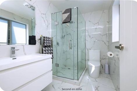 Photo of property in 20d Kaurilands Road, Titirangi, Auckland, 0604