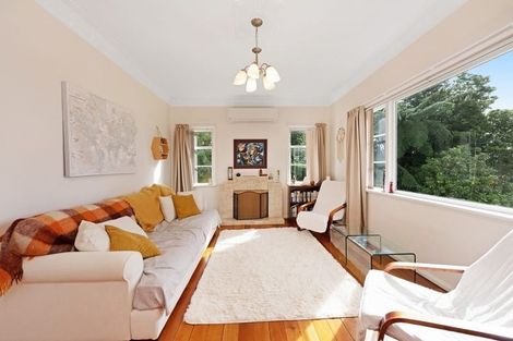 Photo of property in 15 Mertoun Terrace, Highbury, Wellington, 6012