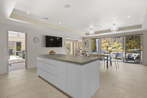 Photo of property in 21 Hood Crescent, Arrowtown, 9302