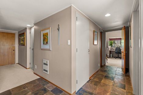 Photo of property in 33 Hikanui Drive, Havelock North, 4130