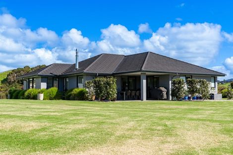 Photo of property in 32 Robert Hastie Drive, Mangawhai, 0573