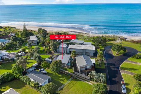 Photo of property in 5a Tuna Place, Whiritoa, Whangamata, 3691
