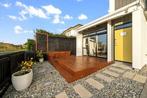 Photo of property in 6a Nohoanga Road, Karaka, Papakura, 2113