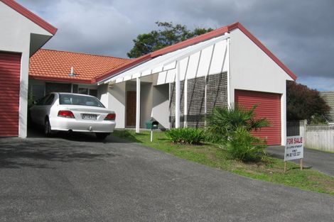 Photo of property in 15 Central Park Drive, Te Atatu South, Auckland, 0610