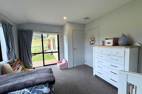 Photo of property in 68 South Kensington Way, Henderson, Auckland, 0612