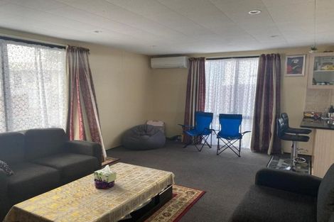 Photo of property in 2/11 Nearco Street, Randwick Park, Auckland, 2105