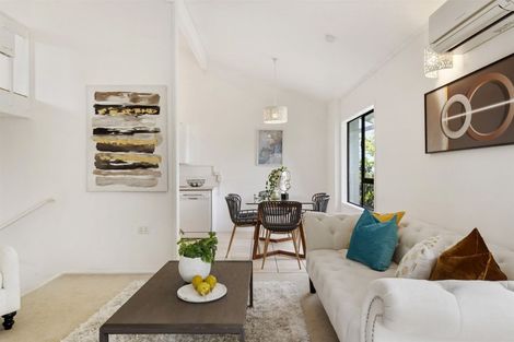 Photo of property in 1/4 Braund Place, Glenfield, Auckland, 0629