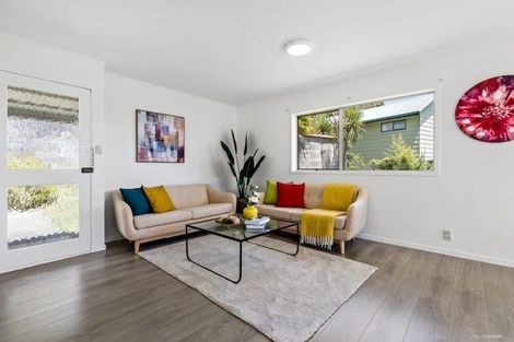 Photo of property in 2/12 Hollyhock Place, Browns Bay, Auckland, 0630