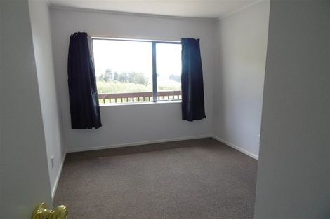 Photo of property in 2095 East Coast Road, Stillwater, Silverdale, 0993