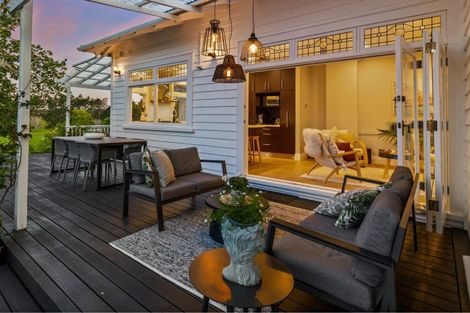 Photo of property in 102 Matua Road, Huapai, Kumeu, 0810