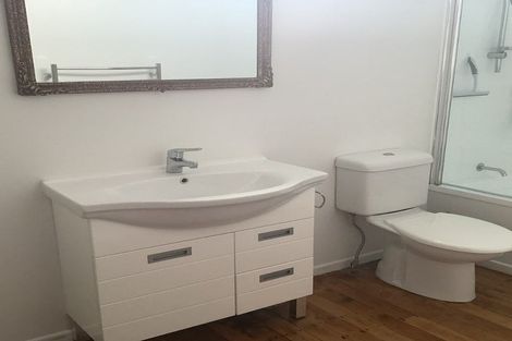 Photo of property in 2/21 Hythe Terrace, Mairangi Bay, Auckland, 0630