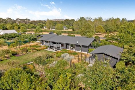 Photo of property in 7 Fairway Drive, Martinborough, 5711