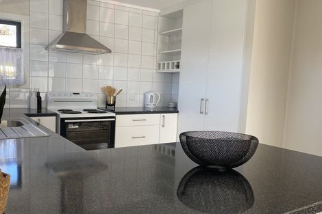 Photo of property in 114 Te Atatu Road, Te Atatu South, Auckland, 0610