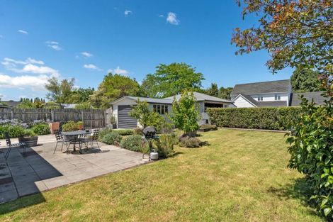 Photo of property in 2 Seddon Street, Carterton, 5713