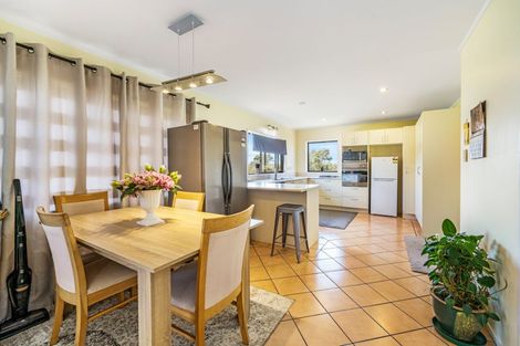 Photo of property in 14 Peters Lane, Taupaki, Henderson, 0782