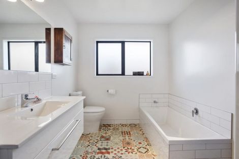 Photo of property in 16 Settlers Drive, Waihi, 3610