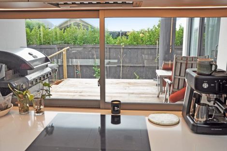 Photo of property in 52 Sandpiper Avenue, Point Wells, 0986