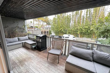 Photo of property in 2/11 Sentinel Road, Herne Bay, Auckland, 1011