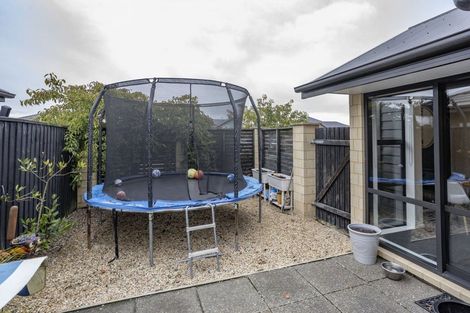 Photo of property in 13 Lancewood Way, Rangiora, 7400