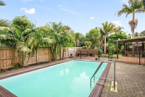 Photo of property in 16 Sierra Avenue, Te Kamo, Whangarei, 0112