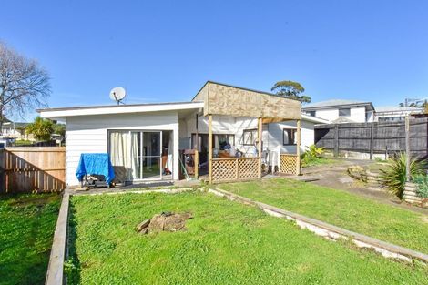 Photo of property in 3 Ross Avenue, Papatoetoe, Auckland, 2025