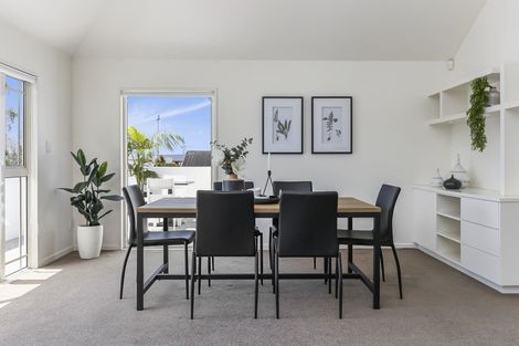 Photo of property in 7 Alfred Street, Northcote Point, Auckland, 0627