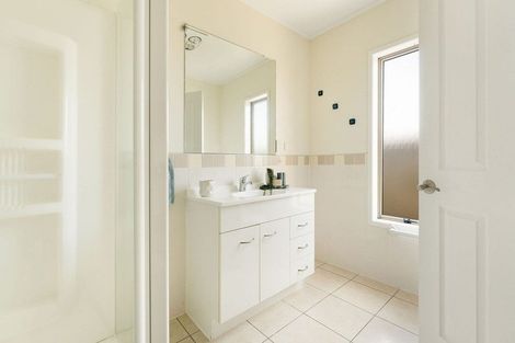 Photo of property in 644 Grenada Street, Papamoa Beach, Papamoa, 3118