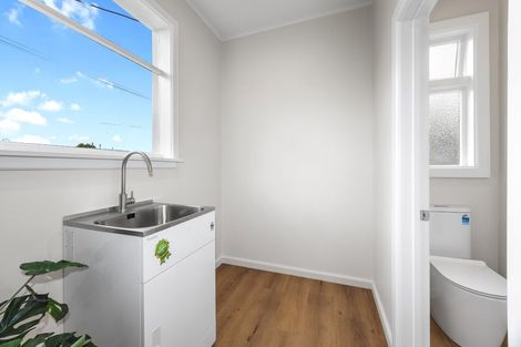 Photo of property in 87 Racecourse Road, Sockburn, Christchurch, 8042